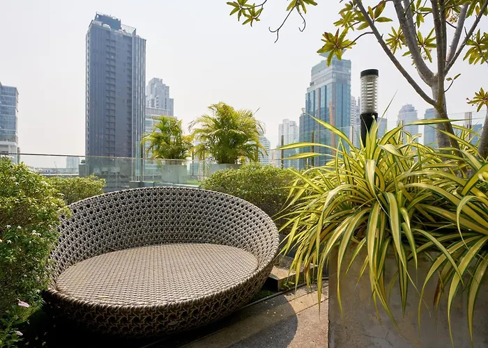 Shine Sukhumvit Thonglor Aparthotel