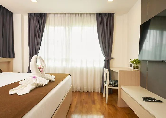 Shine Sukhumvit Thonglor Aparthotel