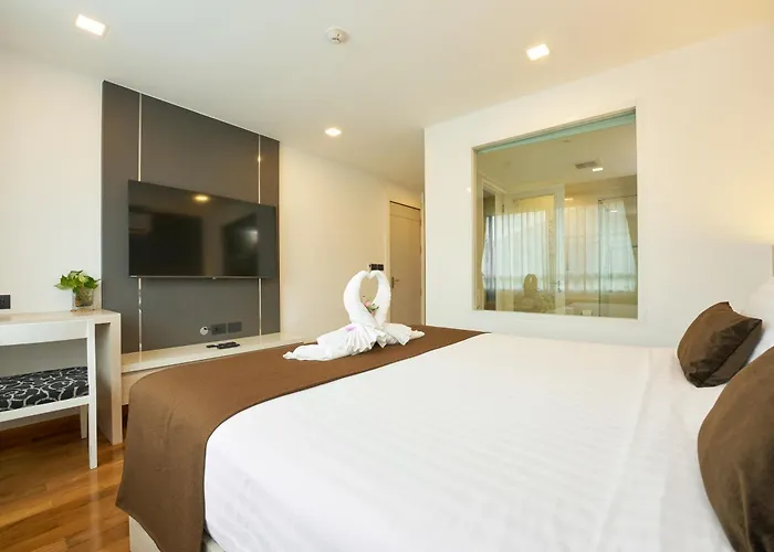Shine Sukhumvit Thonglor Aparthotel