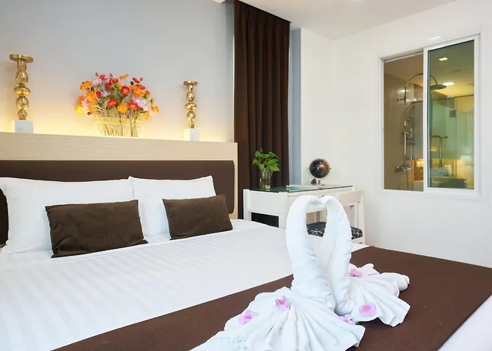 Shine Sukhumvit Thonglor Aparthotel