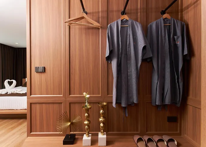 Shine Sukhumvit Thonglor 4*