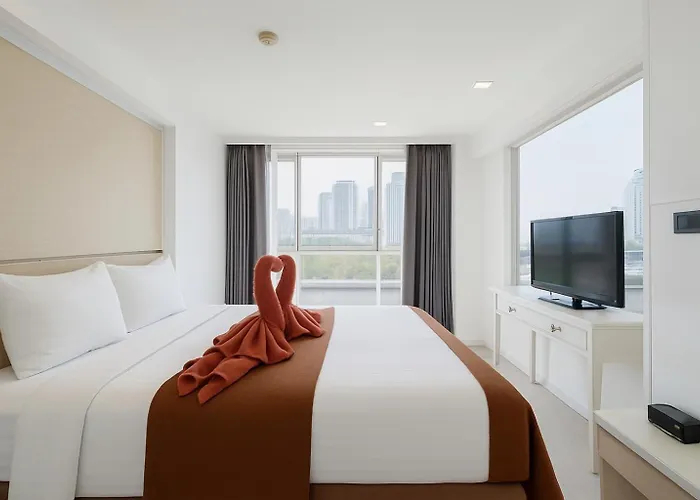 Shine Sukhumvit Thonglor Aparthotel 4*