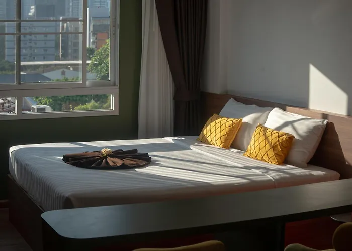 Shine Sukhumvit Thonglor 4*